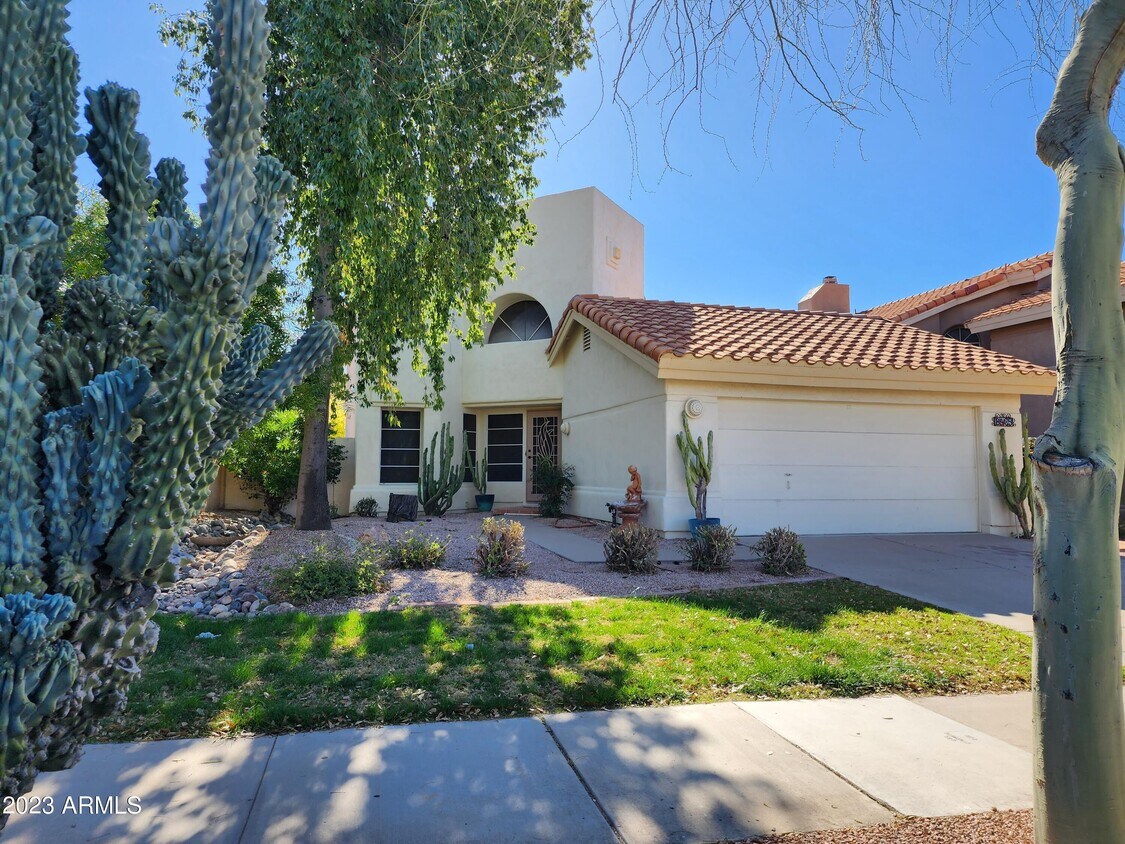 Primary Photo - 6435 E Redmont Dr