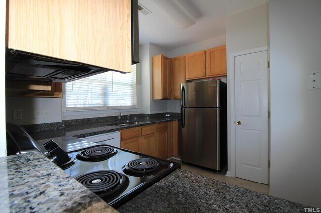 Building Photo - 2220 Plum Frost Dr