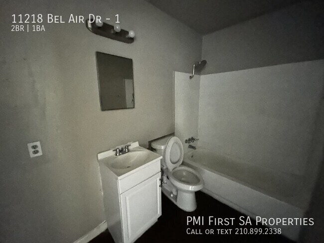 Foto del edificio - 11218 Belair Dr