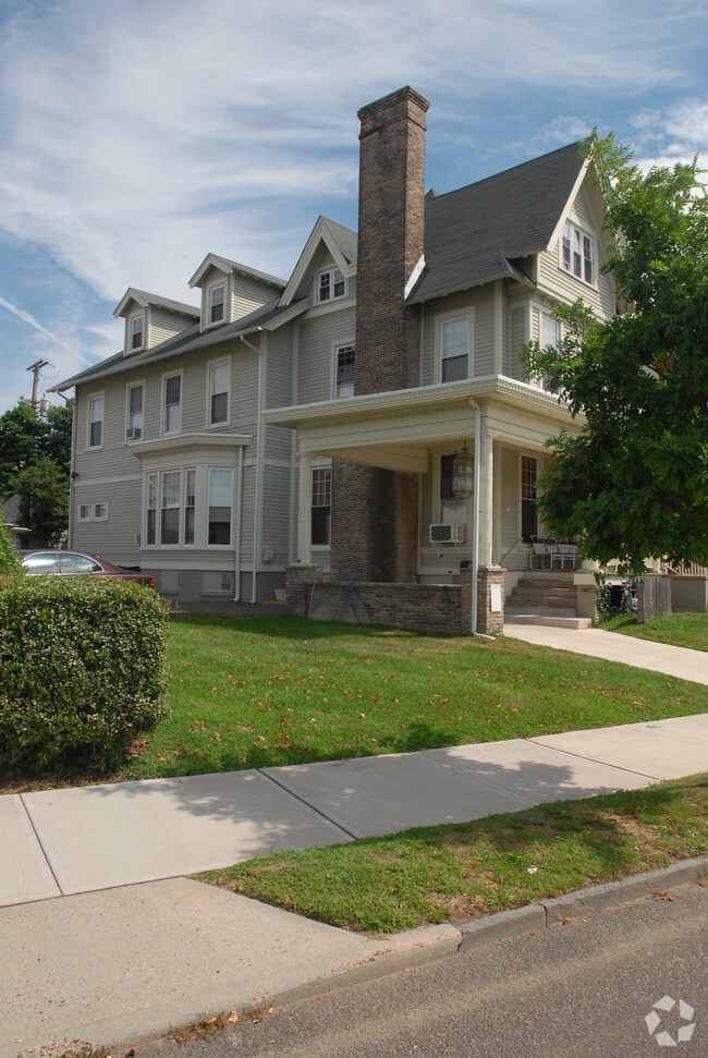 Building Photo - 402 Sunset Ave