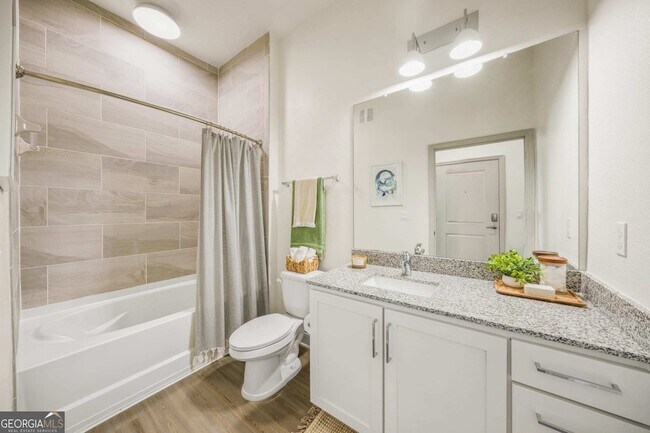 Building Photo - 2920 Frontage Rd