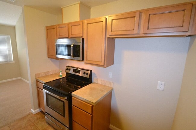 Building Photo - 4802 Lewis Carroll Way