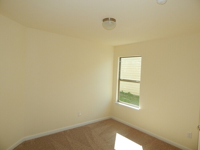 Building Photo - 2848 St Bernard Dr