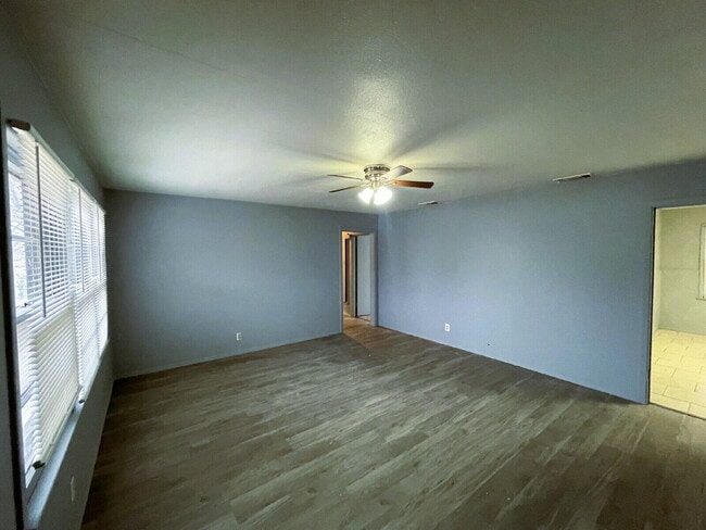 Building Photo - 3013 45th St
