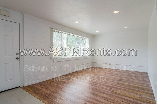 Photo - 619-623 E 5th Ave Apartment