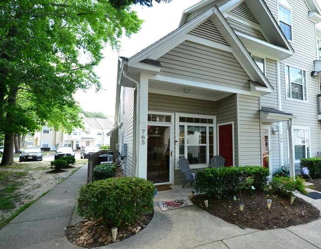 Community Clubhouse, exercise room & pool! - Community Clubhouse, exercise room & pool!