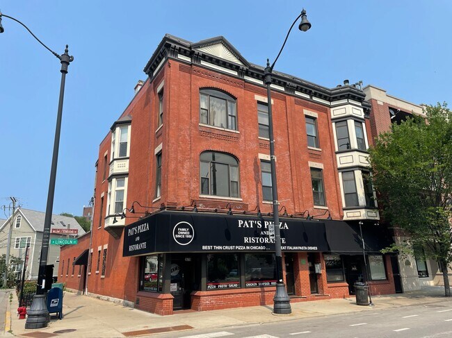 Building Photo - 2677 N Lincoln Ave