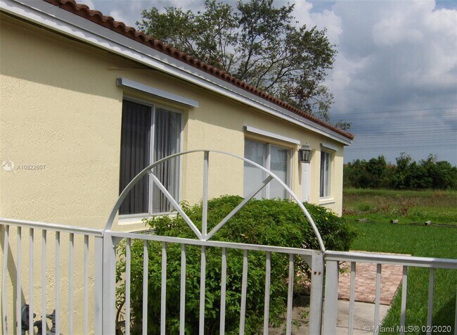 Foto del edificio - 17171 SW 139th Ct