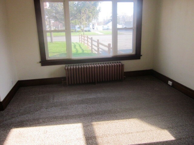 Living Room - 2821 William St