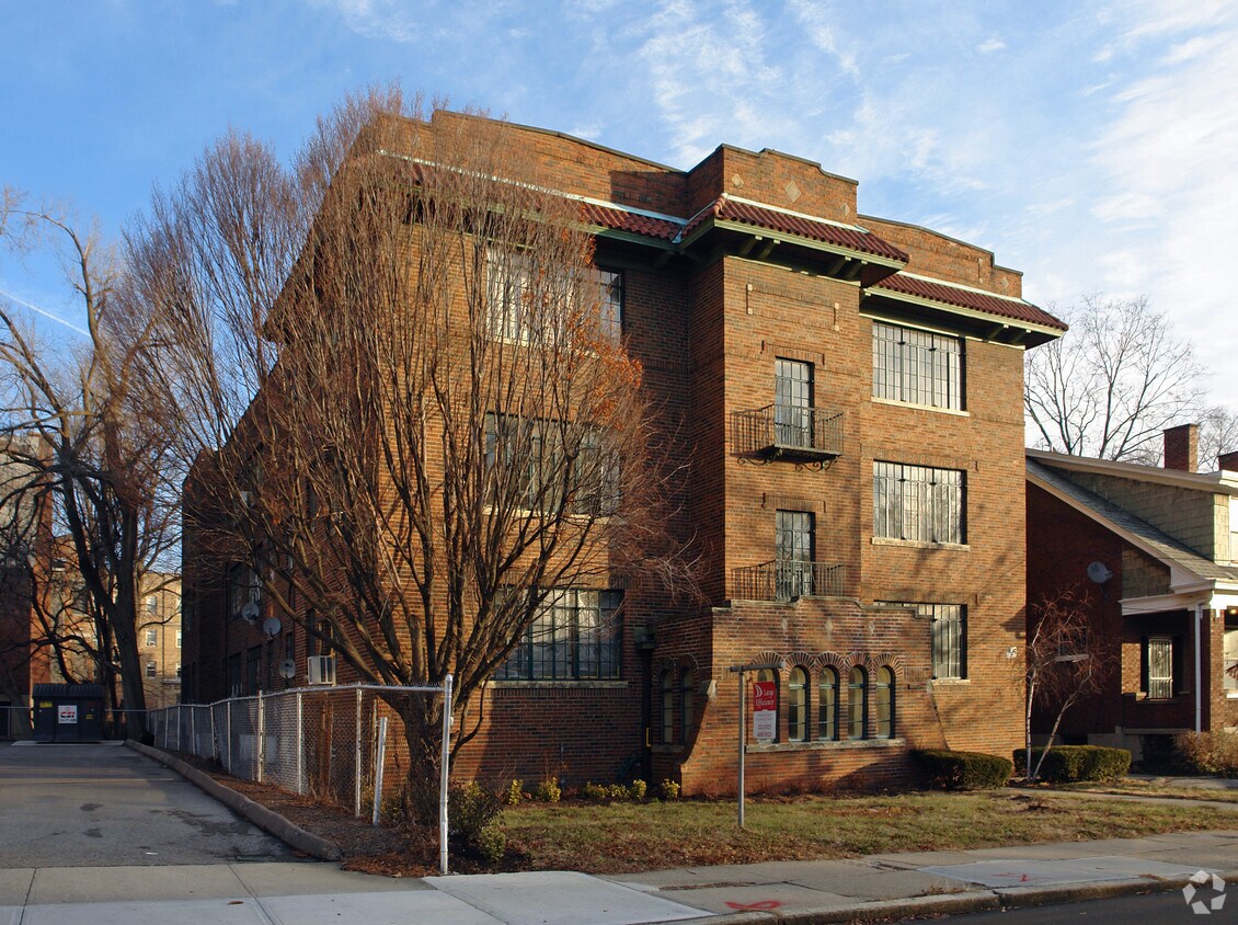 Building Photo - 1010 Cross Ln