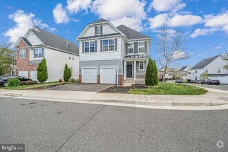 Building Photo - 15000 Gossom Manor Pl