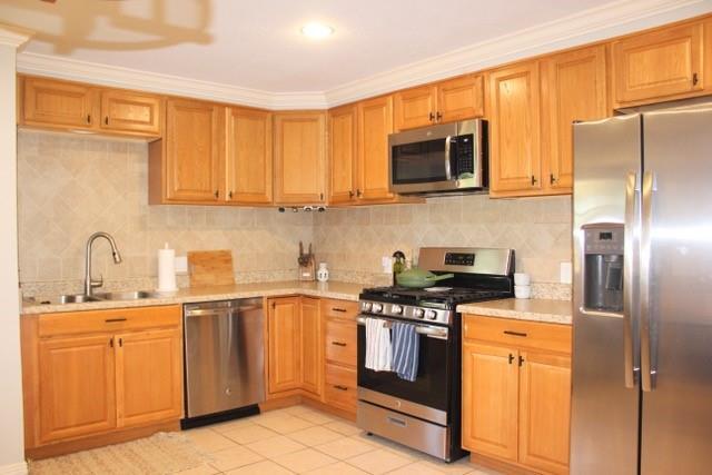 Foto del edificio - 8011 Lorrie Dr