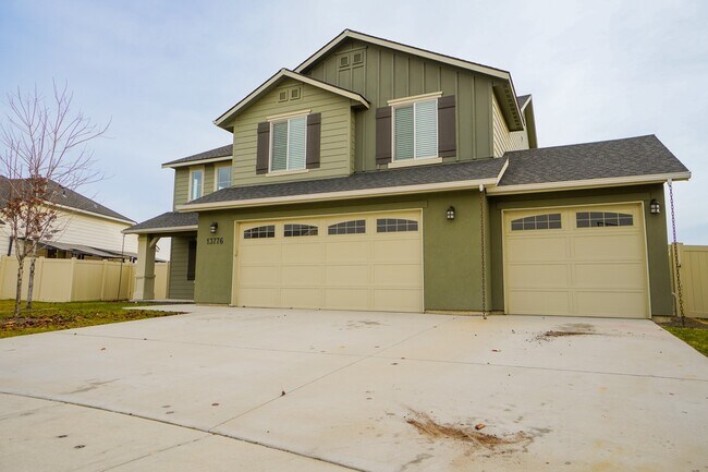 Foto del edificio - 13776 S Piano Ave