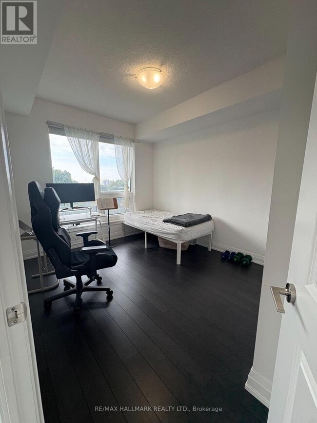 Photo du bâtiment - 3121-3121 Sheppard Ave E