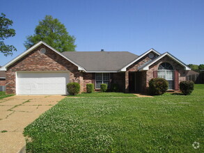 Building Photo - 544 Hillandale Dr