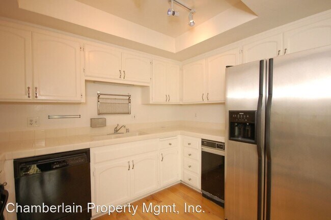 Building Photo - 2 br, 2.5 bath House - 174 Walnut Ave