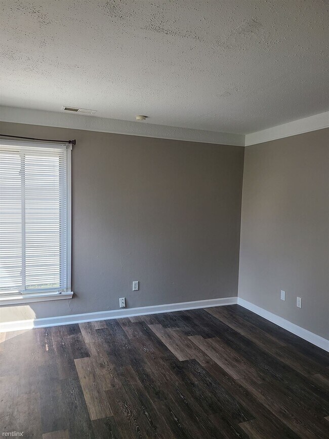 Foto del edificio - 2 br, 1 bath House - 585 E Kalama Ave