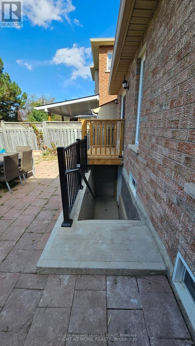 Photo du bâtiment - 6 Marine Dr