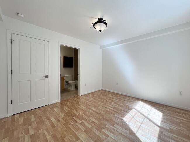 Foto del edificio - Napa Condo with Double Garage & Private Patios