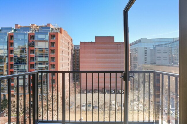 Foto del edificio - 1001 L St NW