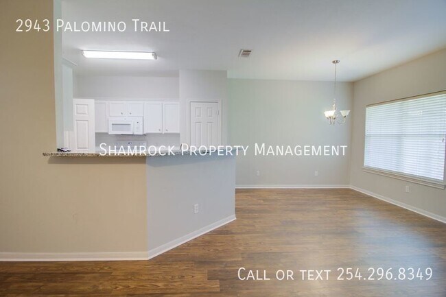 Building Photo - Duplex in Surrey Ridge!