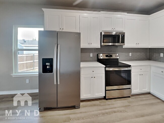 Building Photo - 5621 Van Horn Dr