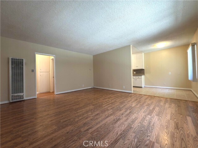 Foto del edificio - 1325 E 7th St