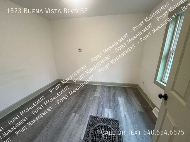 Foto del edificio - 1523 Buena Vista Blvd SE