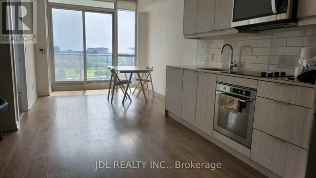 Building Photo - 36 Forest Manor Rd