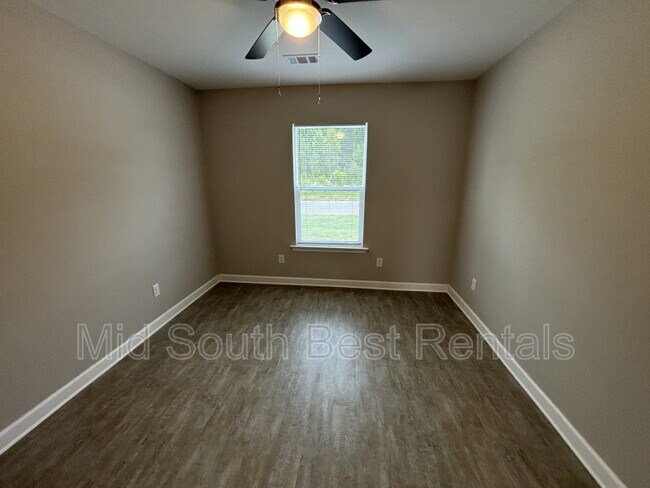 Foto del edificio - 109 Redbud Ct