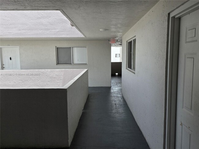 Building Photo - 6060 W 21st Ct
