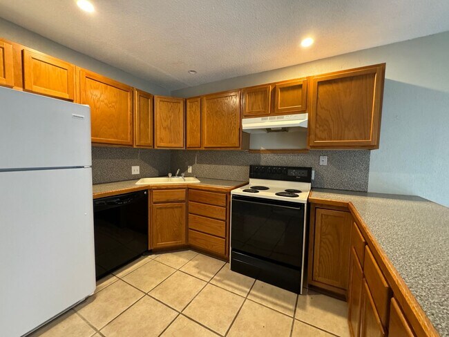 Building Photo - 7007 SW Green Terrace Blvd