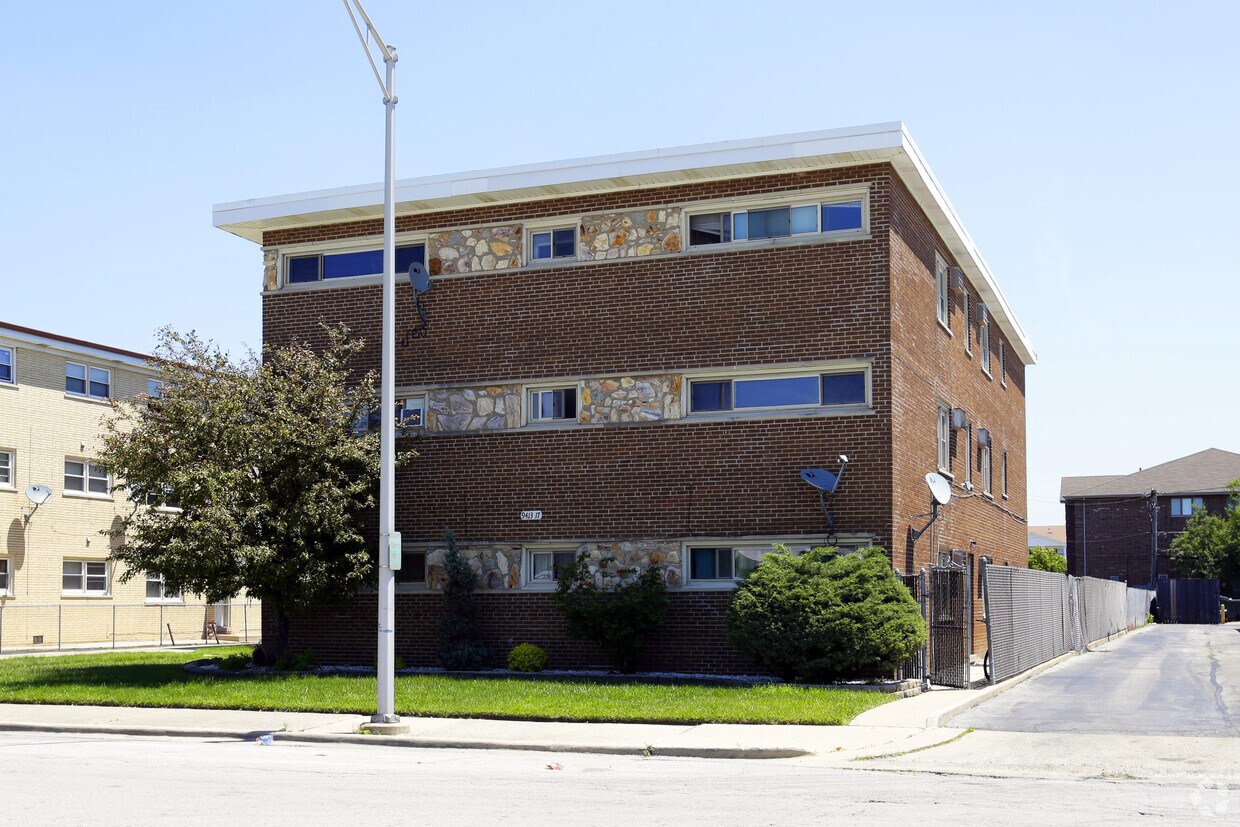 Building Photo - 9413-9417 S Mobile Ave