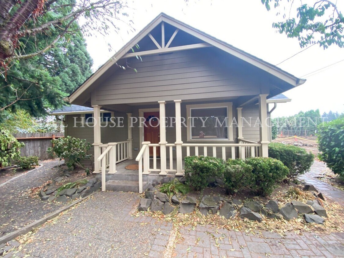 3 br, 2 bath House 91239 N Harrison St. House Rental in Eugene, OR