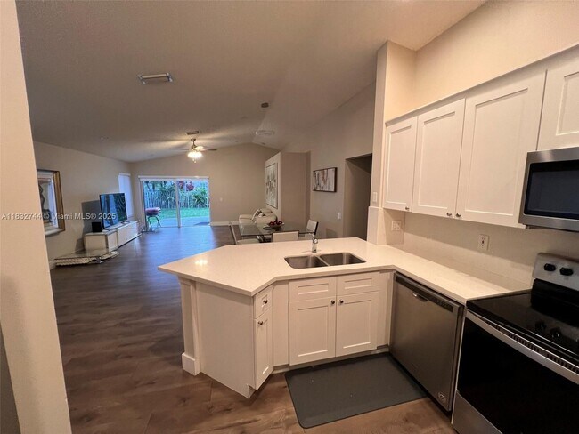 Foto del edificio - 4280 Ironwood Ct