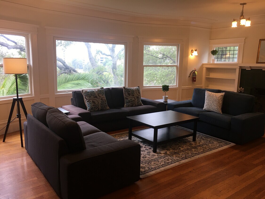 Foto principal - 3263 Kempton Ave