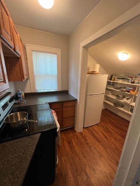 Building Photo - 412 S Craig Pl