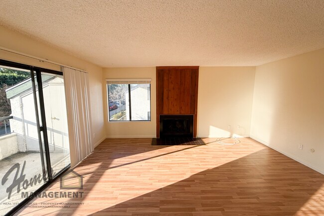 Foto del edificio - Homes Management - 1 Bedroom Condo in Vermont Villas Community
