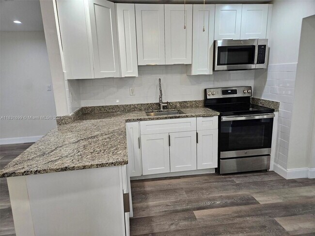 Foto del edificio - 2551 NE 7th Terrace