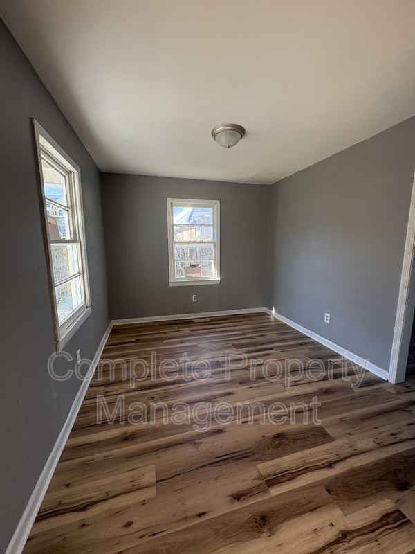 Foto del edificio - 808 Fairfax Ave