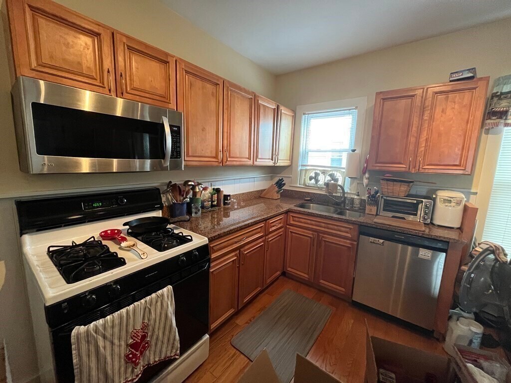 18 Varnum St Unit 1, Arlington, MA 02474 Apartments in Arlington, MA