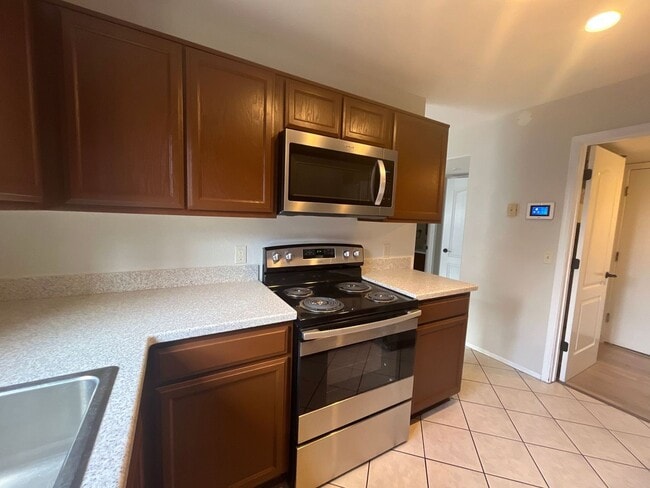 Foto del edificio - 3 bedroom 2.5 bath townhome for rent
