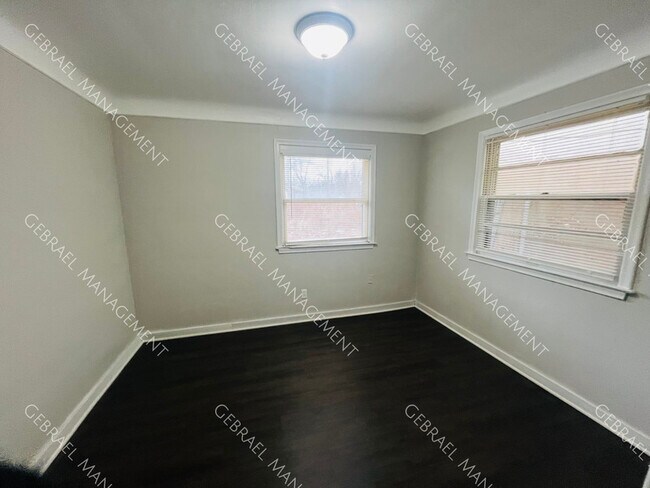 Foto del edificio - 11018 Hayes St