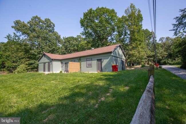 Building Photo - 115 Old Bridge Rd