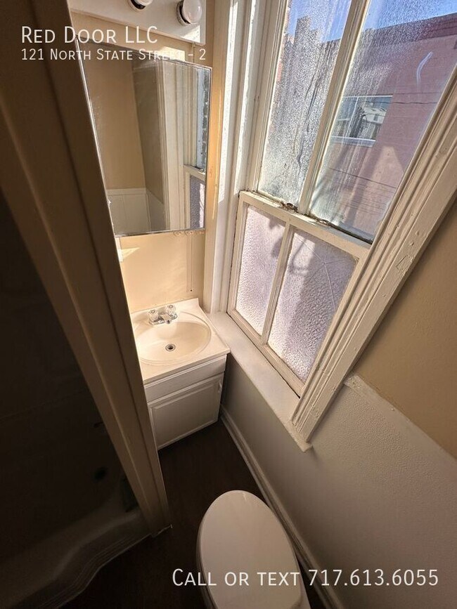 Foto del edificio - 121 N State St