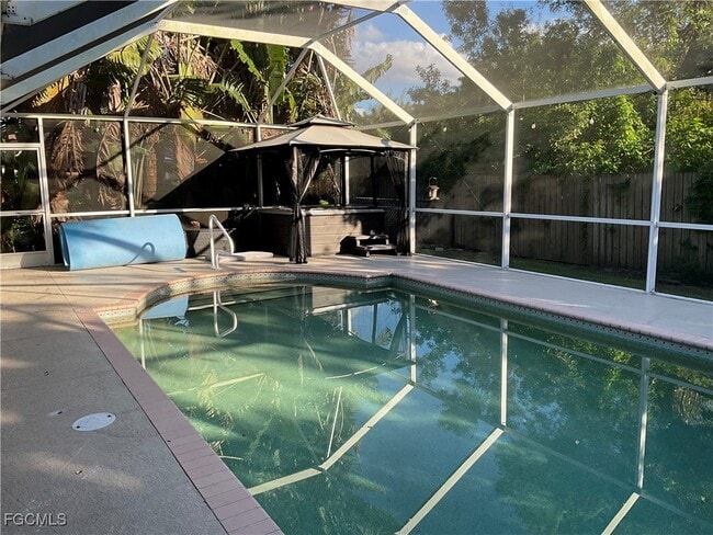 Foto del edificio - 6715 Willow Lake Cir