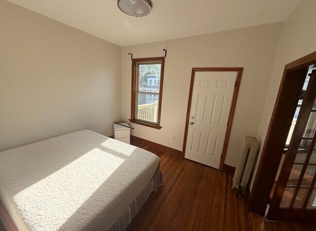 Foto del edificio - 114 Pleasant St
