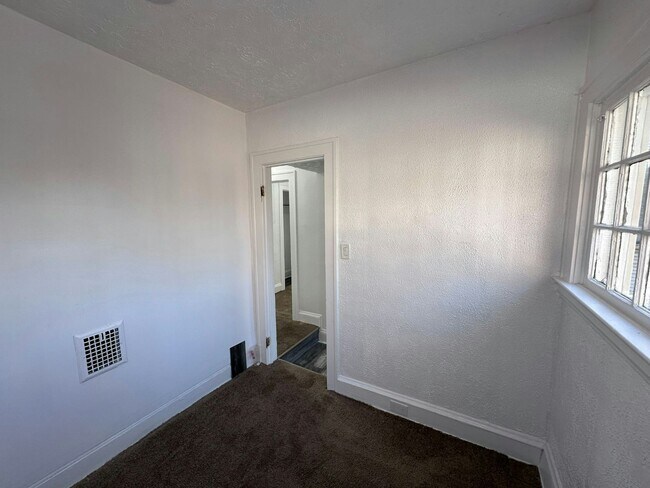 Foto del edificio - 2916 East 117th Street