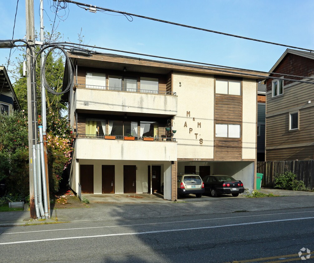 Building Photo - M & M Apartments