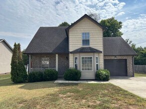 Building Photo - 972 Silty Dr